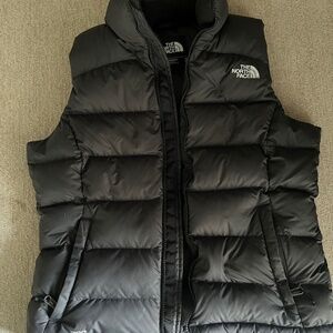 Likes New- Medium North Face Puffer Vest